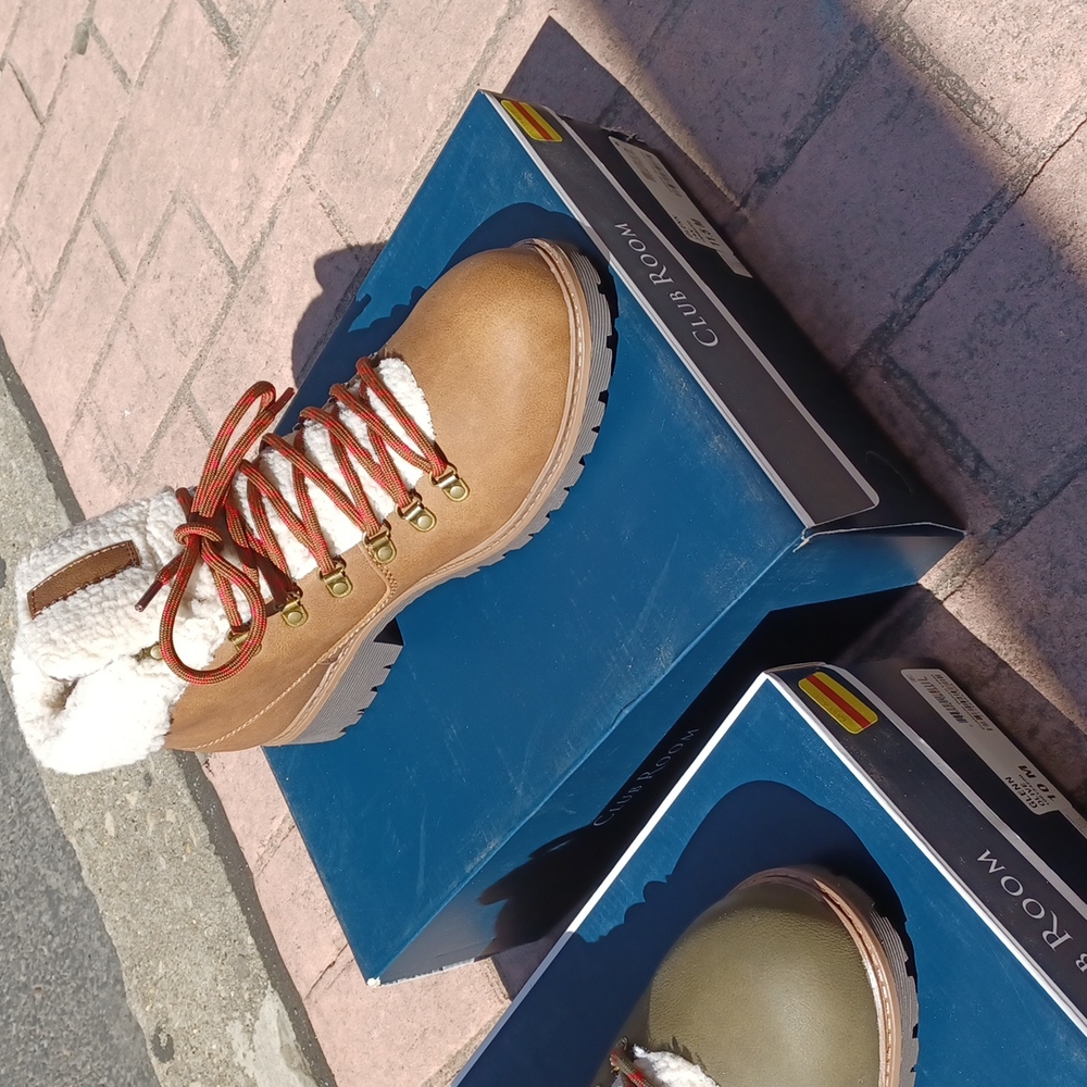 Club room boots